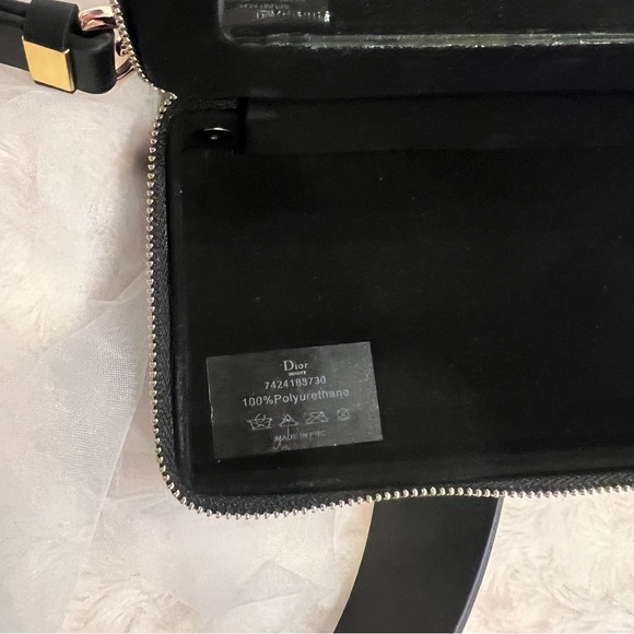 Dior Beauty Case with Crossbody and Handbag Straps - Picture 7 of 13